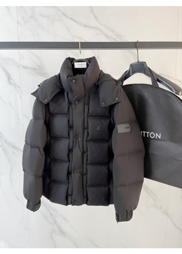 LOUIS VUITTON - Puffer Jacket 