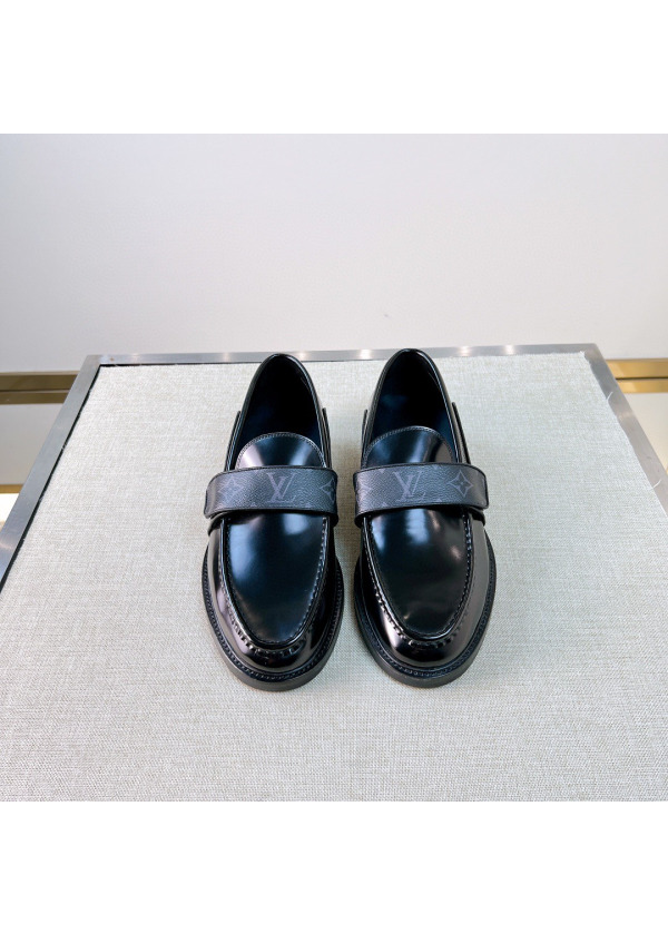 LOUIS VUİTTON - Loafer