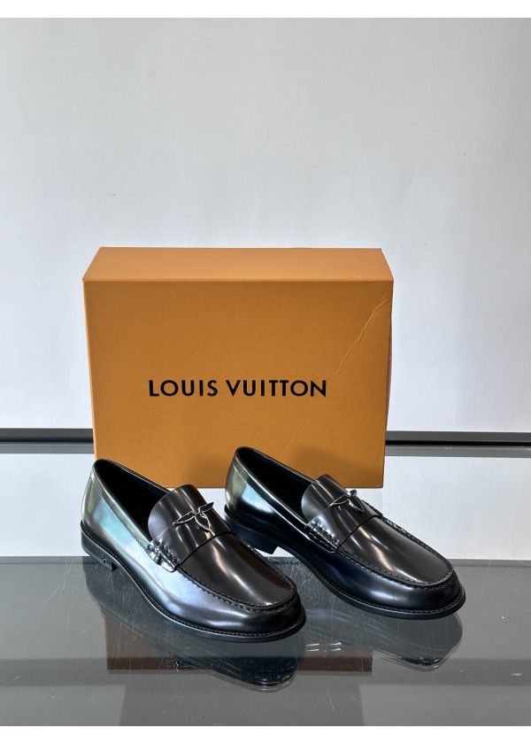 LOUİS VUİTTON - Classic Loafer