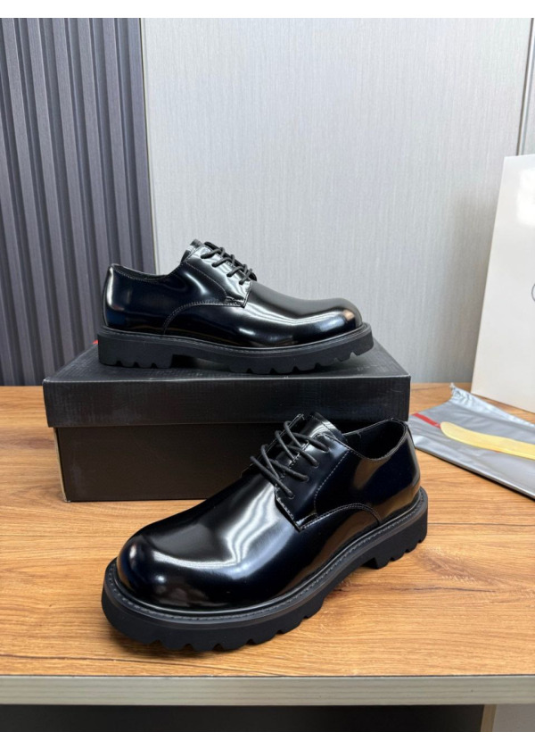 PRADA - Lug Sole Derby