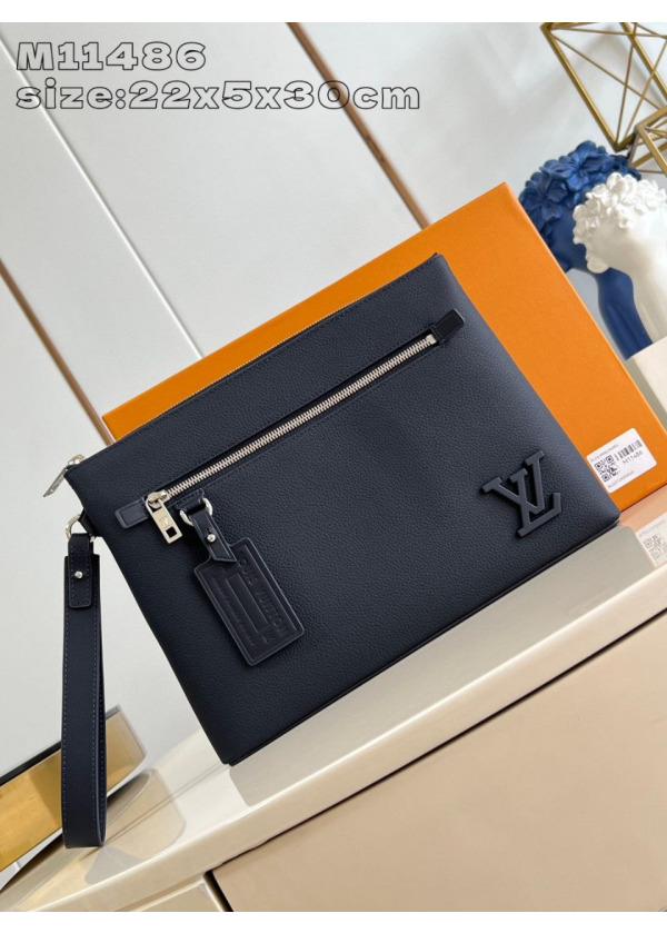Louis Vuitton - Pouch